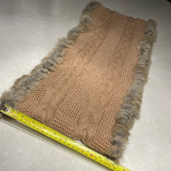 New Rudsak Authentic Rabbit Fur & Knit
Infinity Scarf neutral without tags⭐️⭐️⭐️ - Picture 14 of 17